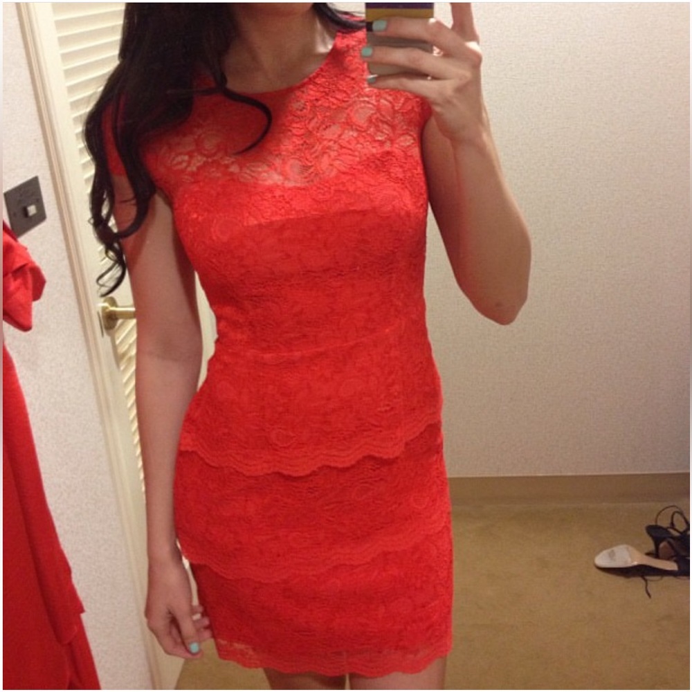 CYNTHIA STEFFE Tiered Red Lace Cocktail Dress Size 4
